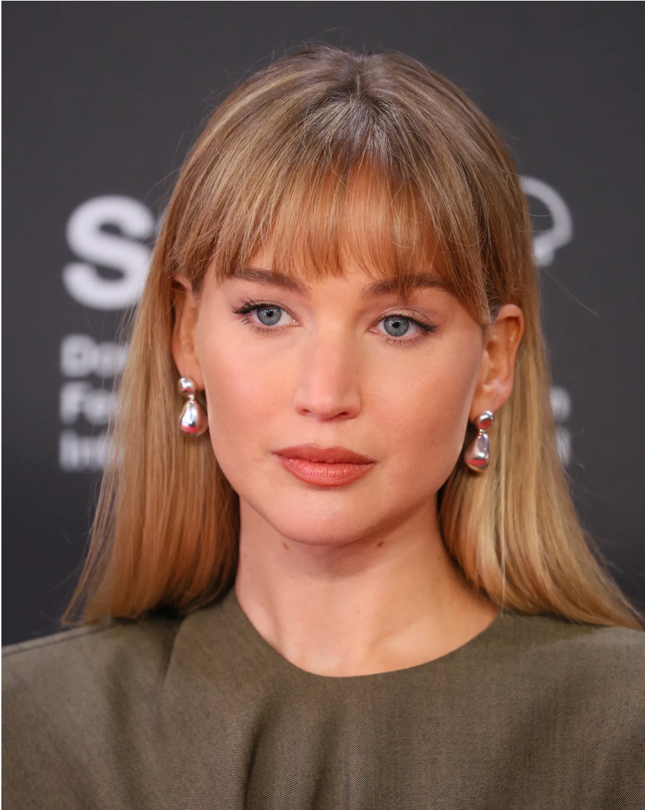 Jennifer Lawrence: A Screen Goddess with a Multifaceted Style